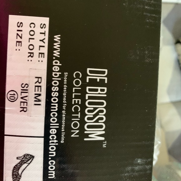 Dress Shoes - Picture 5 of 5